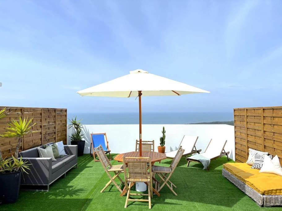 Nazaré Ocean Flat - Private Rooftop Terrace BBQ Extérieur photo
